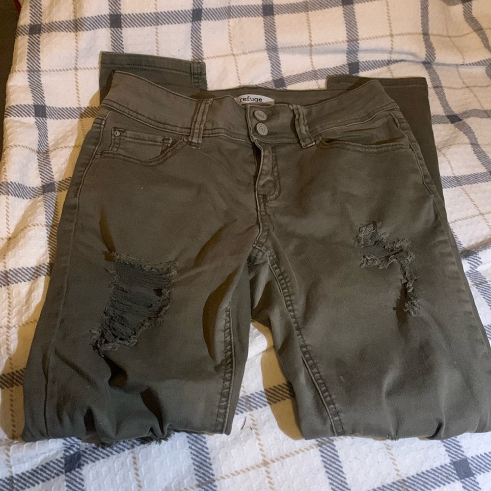 Refuge distressed jeans